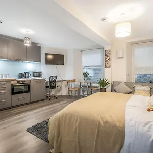 Spacious & Cosy Studio Flat In The Heart Of Centre Edinburgh