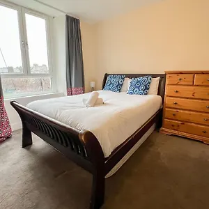 Convenient 2br Flat Gorgie Edinburgh